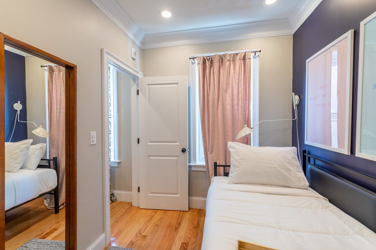  #276: North End - Twin Bedroom C  -  #276: North End  - Gallery -  3