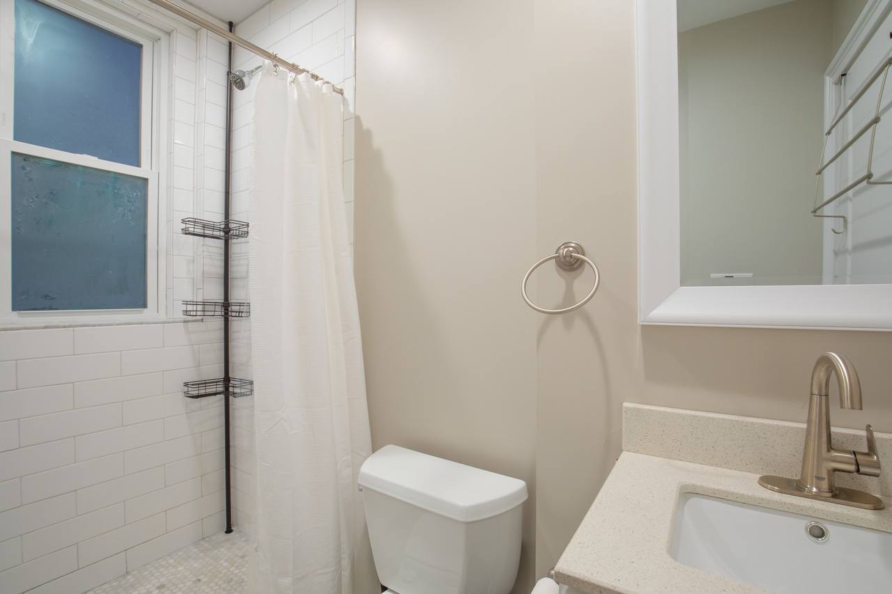  #276: North End - Twin Bedroom C  -  #276: North End  - Gallery -  9