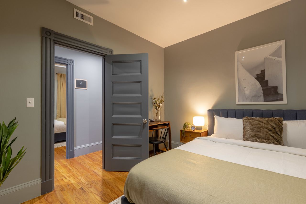 #352: JFK/UMass - Queen Bedroom B - 2