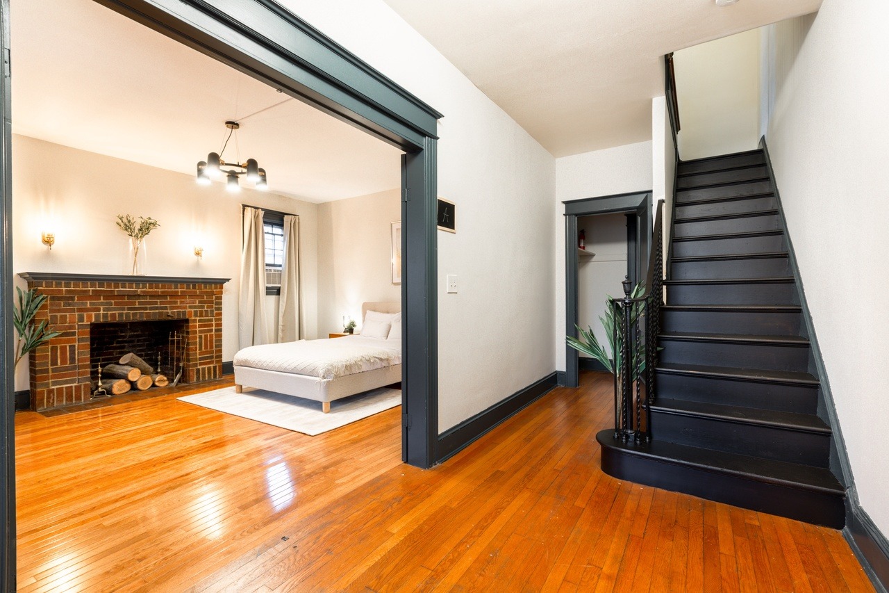  #333: Cleveland Park - Queen Bedroom C W/Private Bathroom  -  #333: Cleveland Park  - Gallery -  8