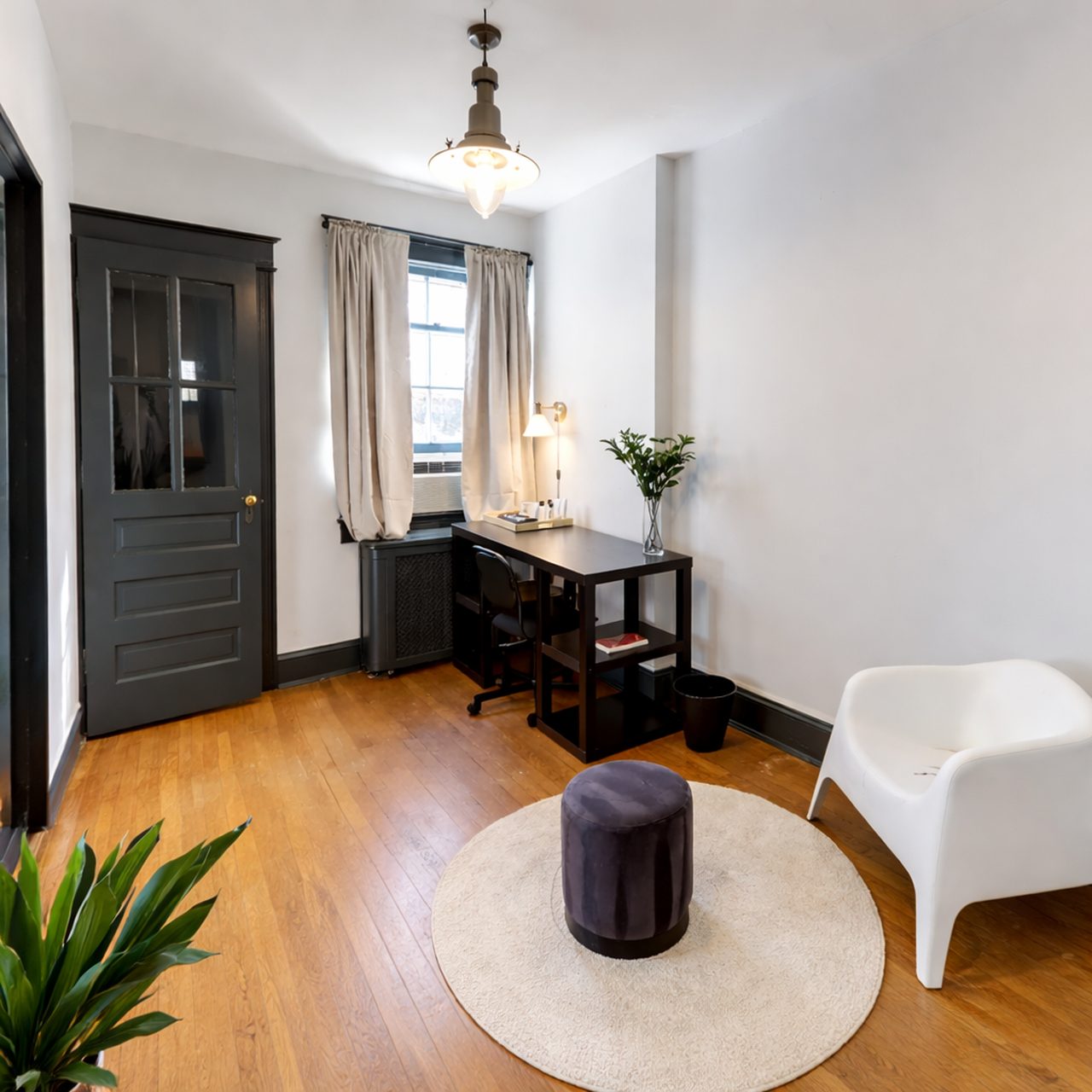  #333: Cleveland Park - Queen Bedroom E  -  #333: Cleveland Park  - Gallery -  12