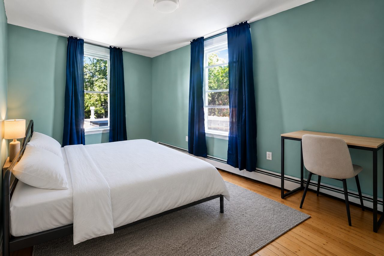 #1323: Central Square - Queen Bedroom D - 10