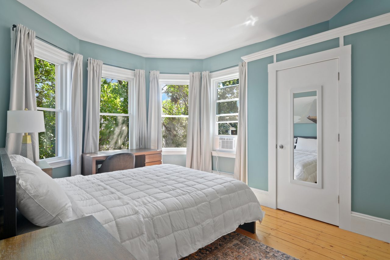 #1323: Central Square (Cambridge) - Queen Bedroom C - 1
