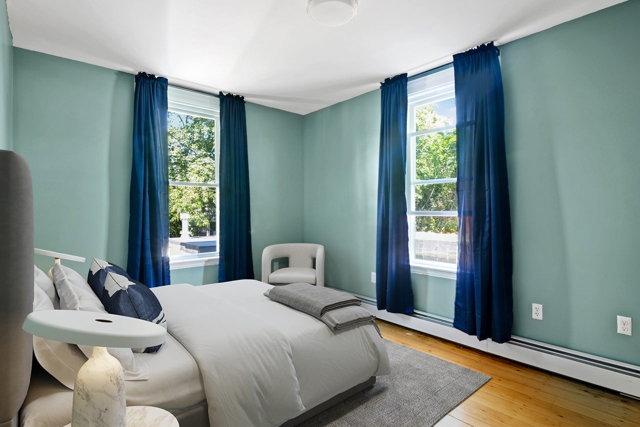 #1323: Central Square (Cambridge) - Queen Bedroom D - 1
