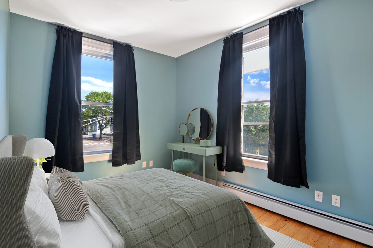 #1323: Central Square (Cambridge) - Queen Bedroom A - 1