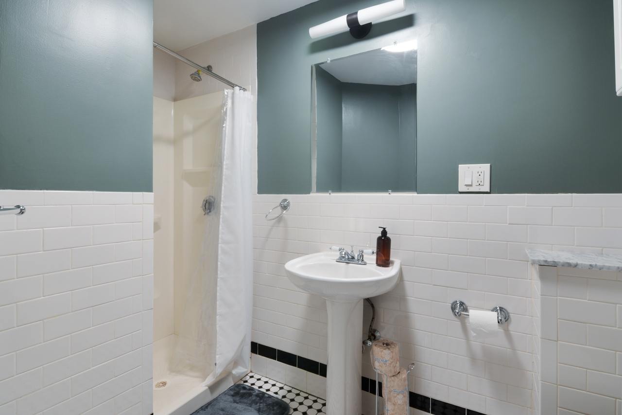 #583: Allston - Queen Bedroom B - 4