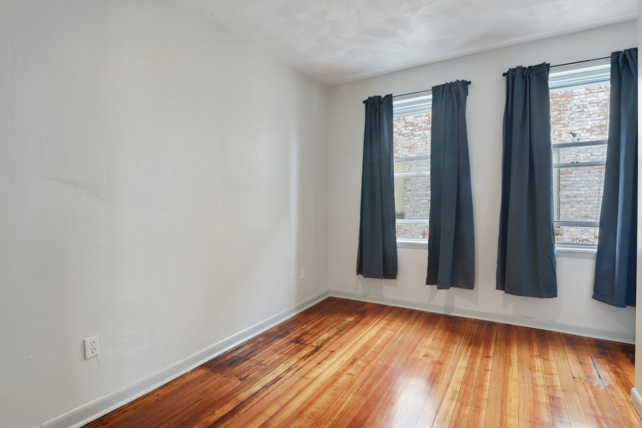 #583: Allston - Queen Bedroom B - 13