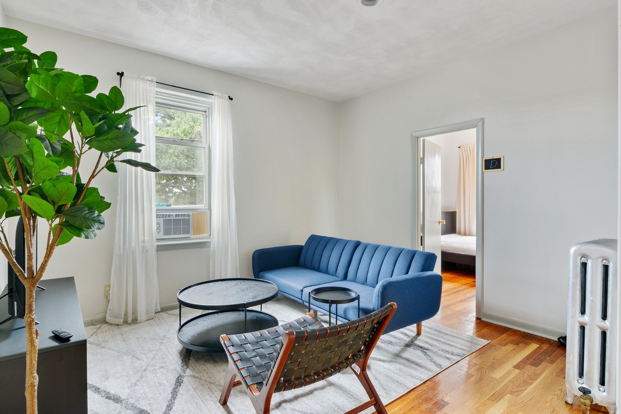 #583: Allston - Queen Bedroom B - 11