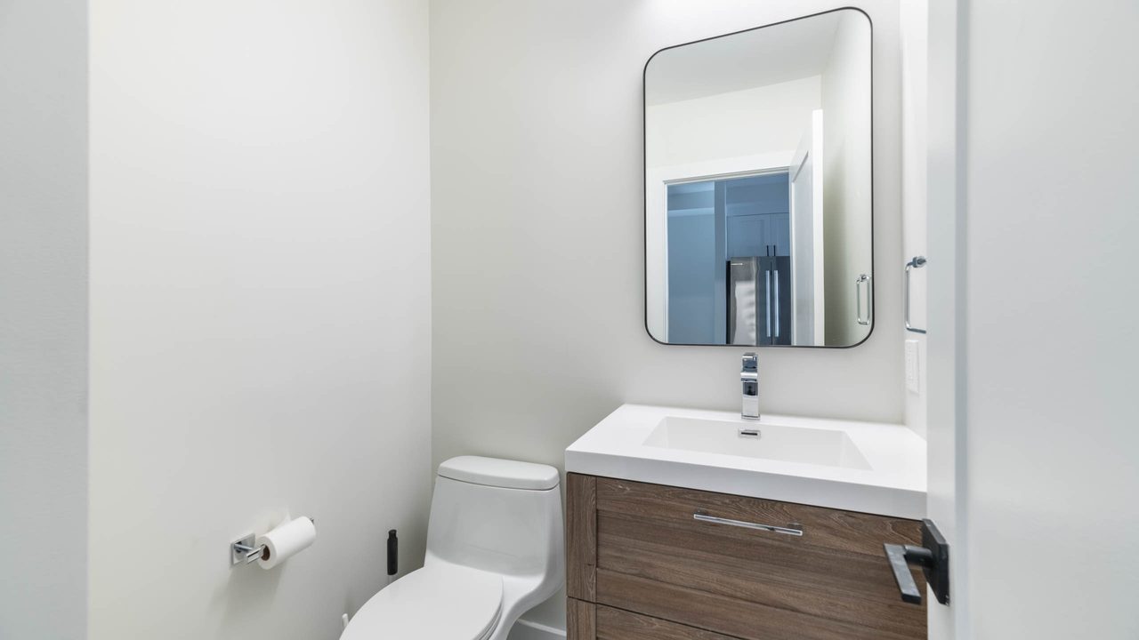 #1718: Columbia Heights - Full Bedroom A W/ Private Bathroom - #1718: Columbia Heights - Gallery - 11