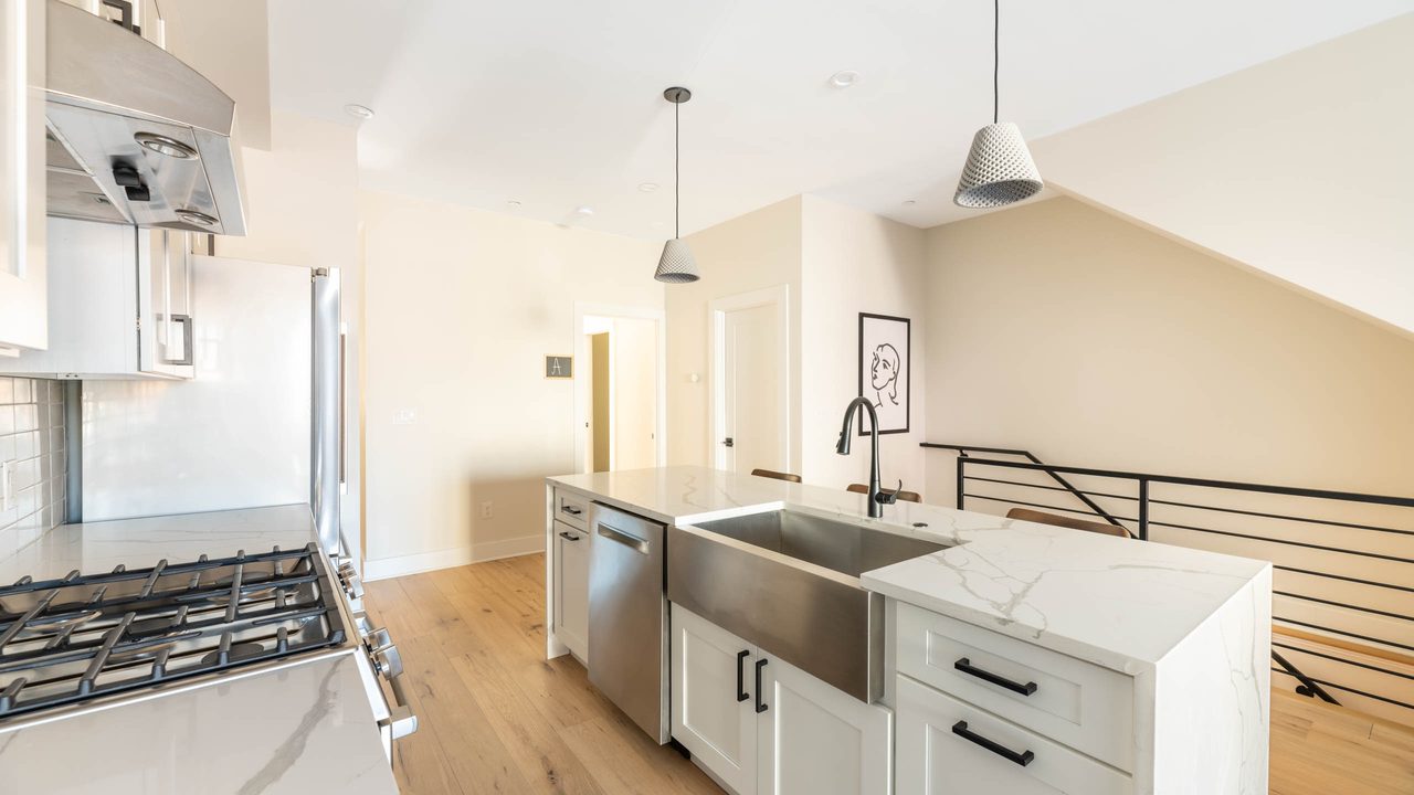 #1718: Columbia Heights - Full Bedroom A W/ Private Bathroom - #1718: Columbia Heights - Gallery - 9