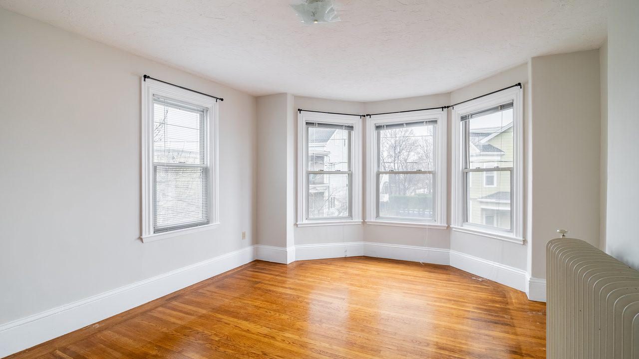 #1668: Somerville - Queen Bedroom A - 11