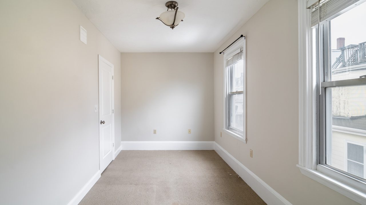 #1668: Somerville - Queen Bedroom B - 4