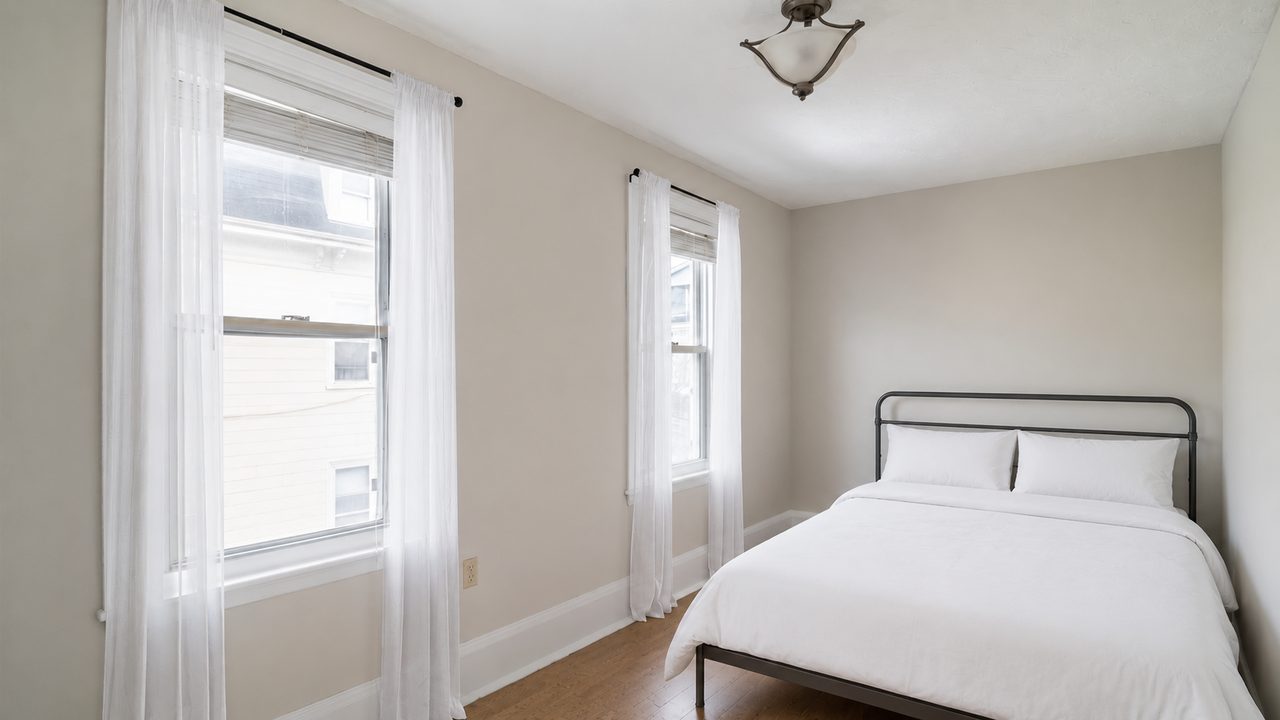 #1668: Somerville - Queen Bedroom B - 2