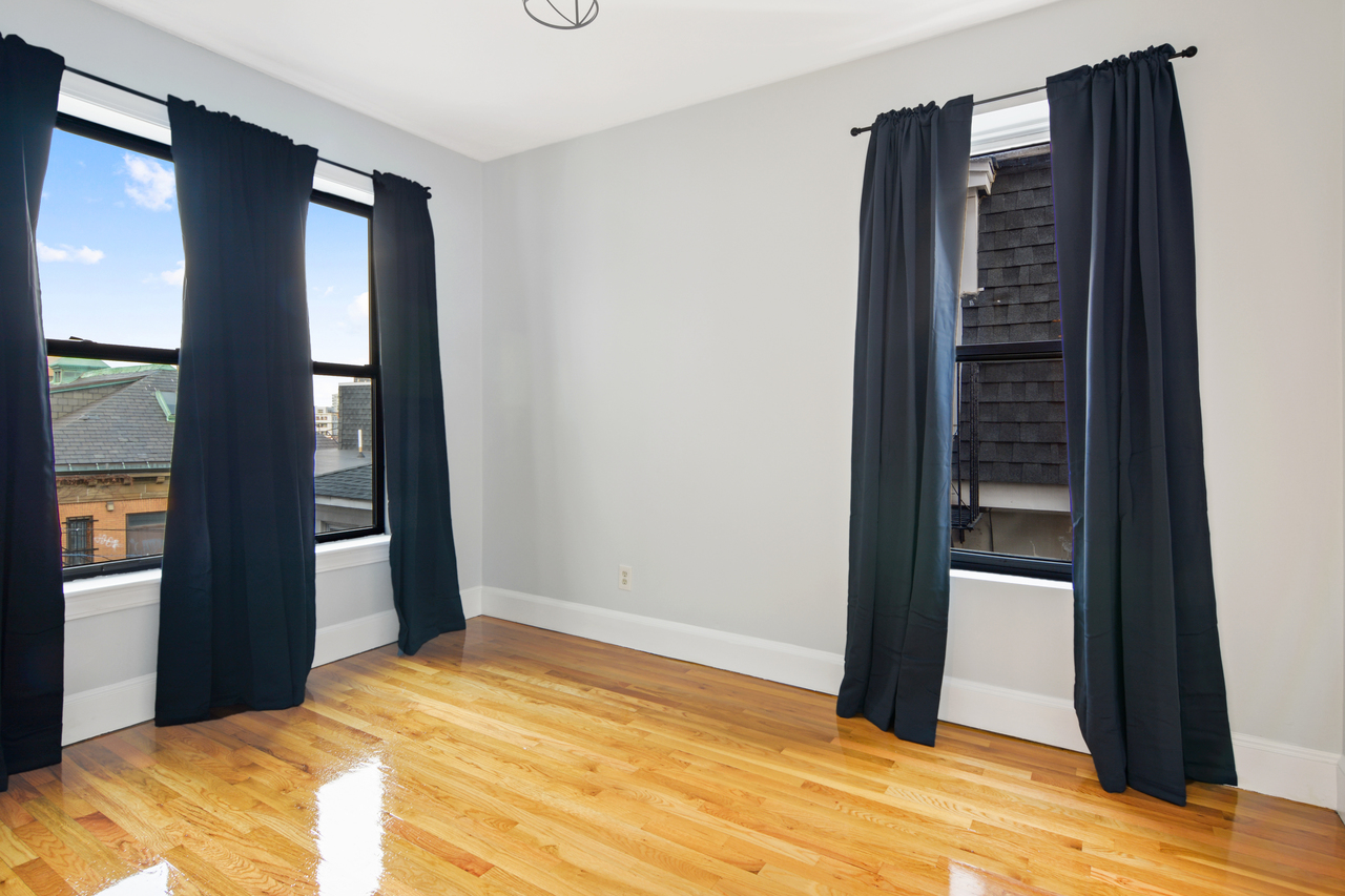  #535: Allston - Queen Bedroom B  -  #535: Allston  - Gallery -  2