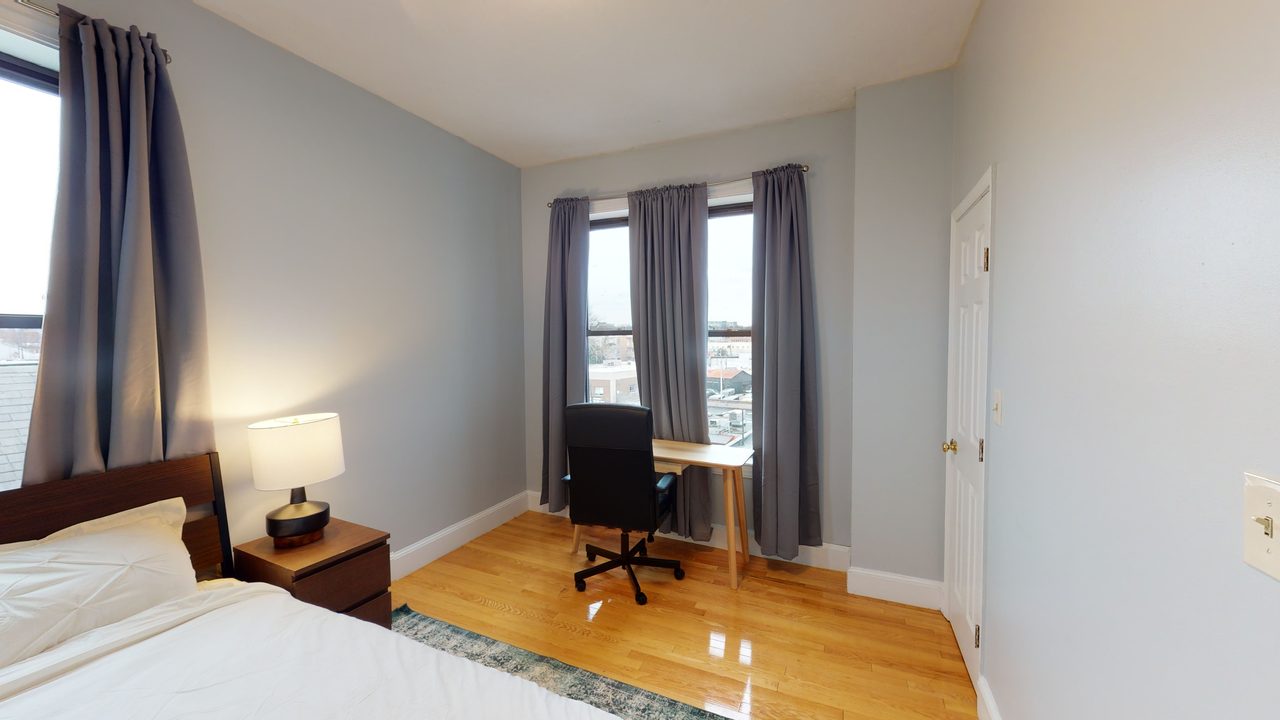  #535: Allston - Queen Bedroom B  -  #535: Allston  - Gallery -  5