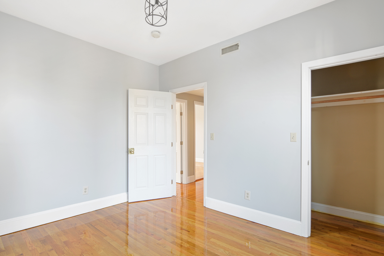  #535: Allston - Queen Bedroom B  -  #535: Allston  - Gallery -  1