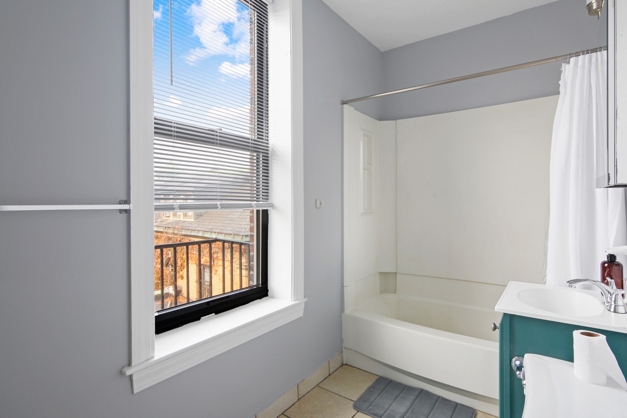  #535: Allston - Queen Bedroom D  -  #535: Allston  - Gallery -  10