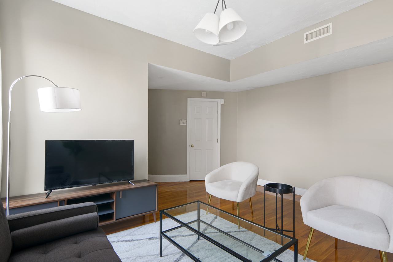  #535: Allston - Queen Bedroom A  -  #535: Allston  - Gallery -  12