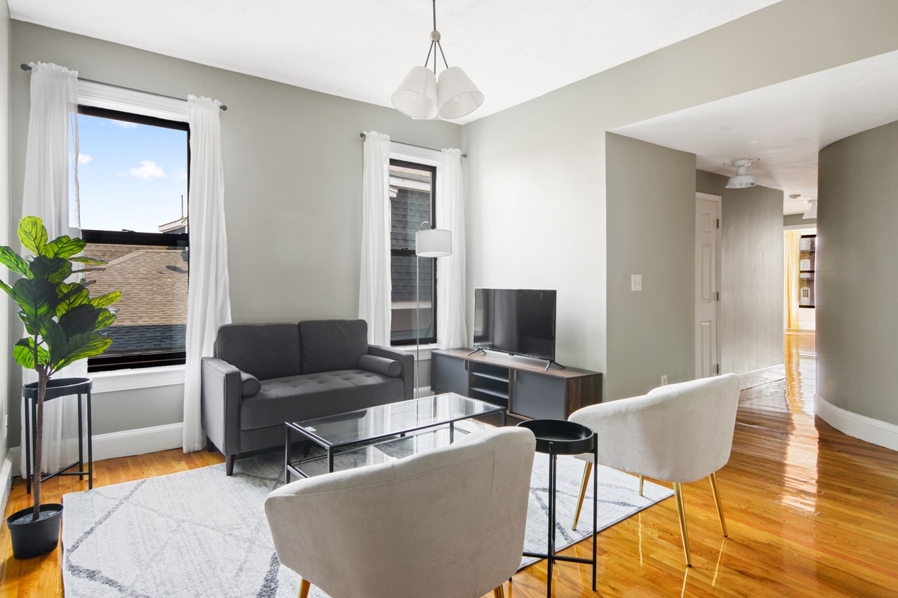  #535: Allston - Queen Bedroom A  -  #535: Allston  - Gallery -  10