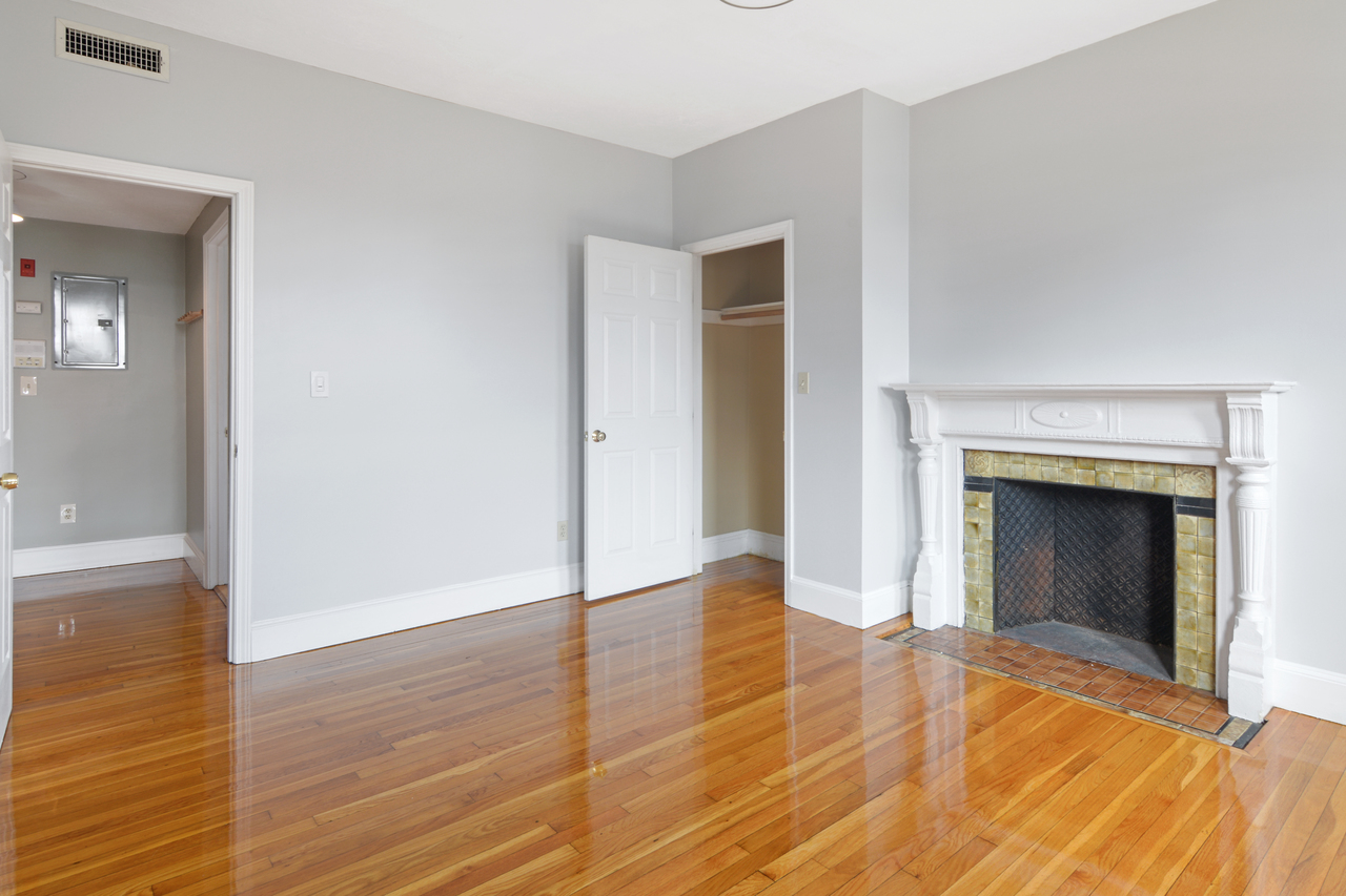  #535: Allston - Queen Bedroom C  -  #535: Allston  - Gallery -  4