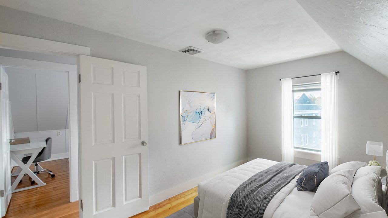 #1644: Somerville - Queen Bedroom D - 1
