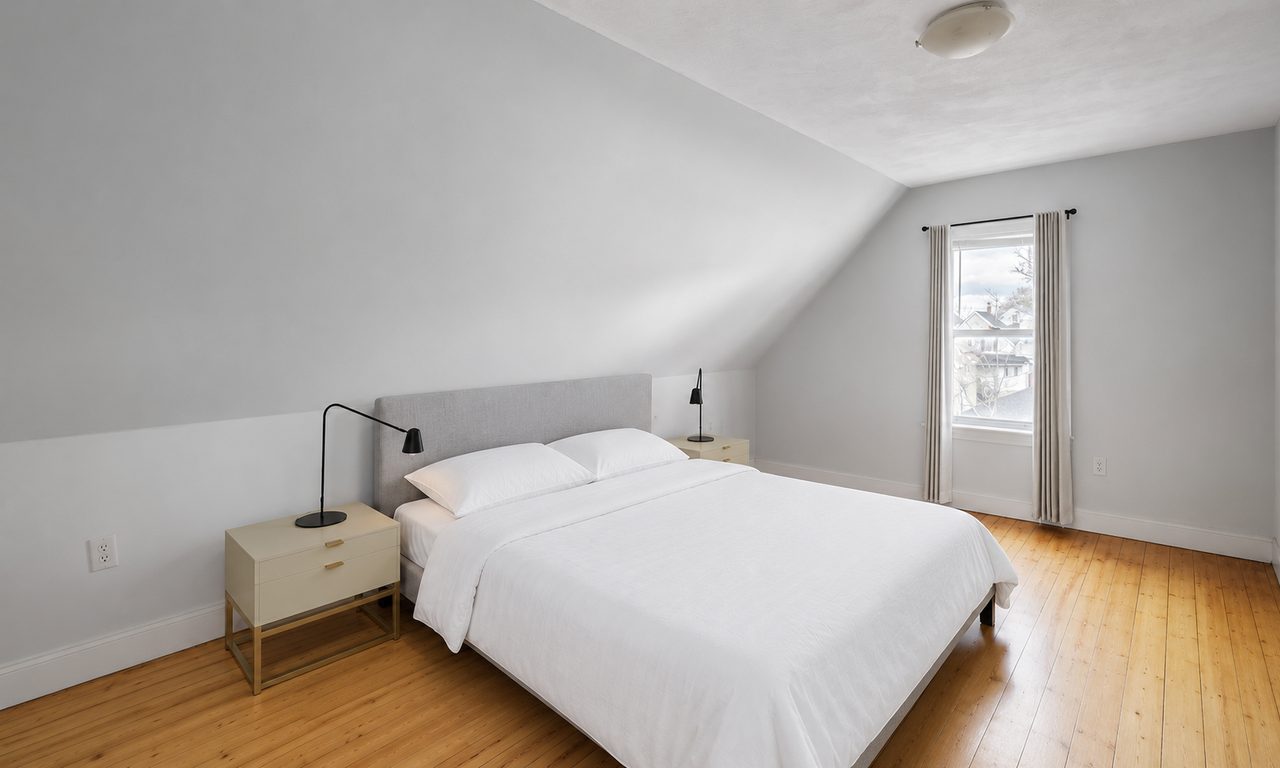 #1644: Somerville - Queen Bedroom C - 5