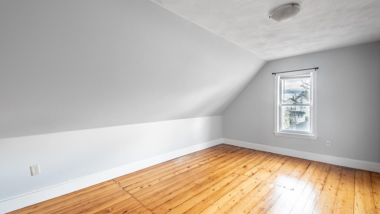 #1644: Somerville - Queen Bedroom C - 18