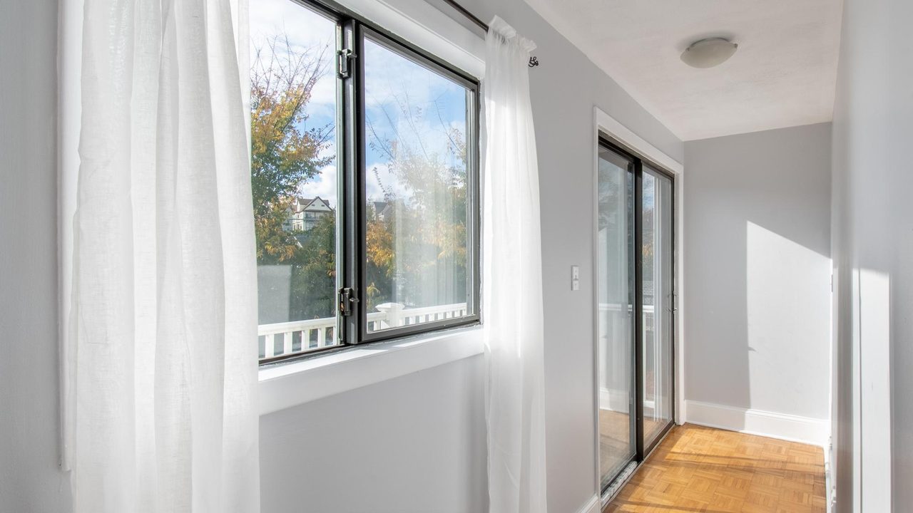 #1644: Somerville - Queen Bedroom C - 8