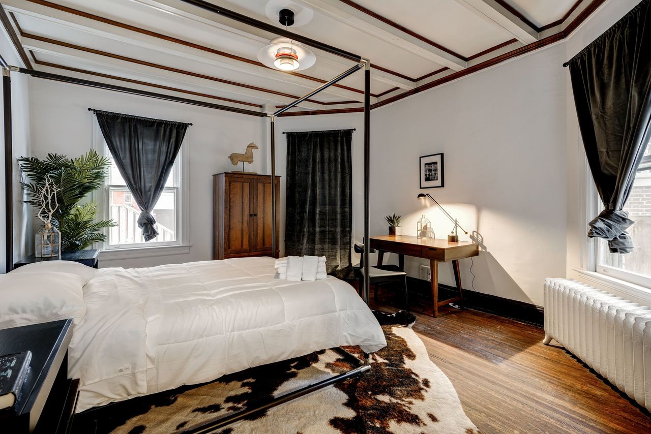  #115: Woodley Park - Queen Bedroom 1A  -  #115: Woodley Park  - Gallery -  2