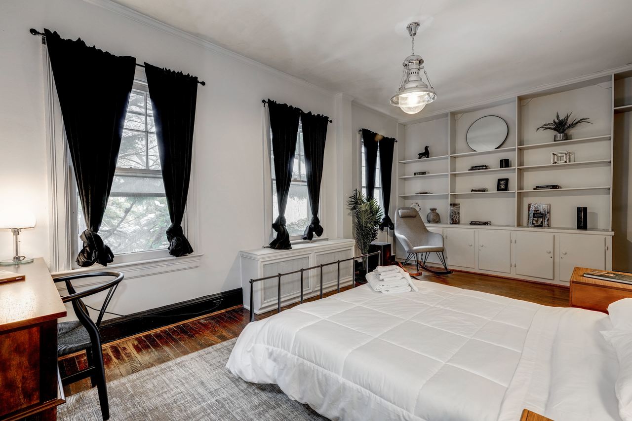  #115: Woodley Park - Queen Bedroom 2A  -  #115: Woodley Park  - Gallery -  2