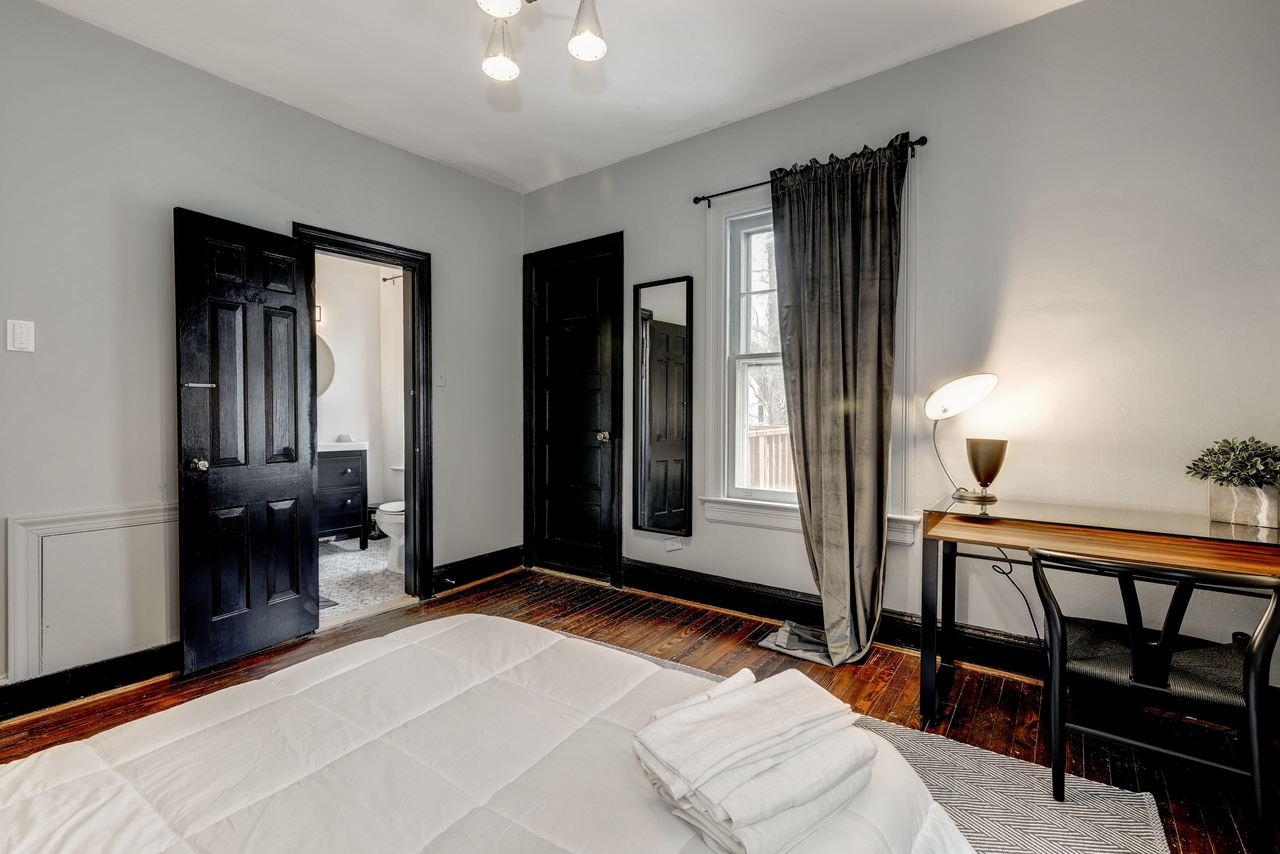  #115: Woodley Park - Queen Bedroom 2C W/Private Bathroom  -  #115: Woodley Park  - Gallery -  2
