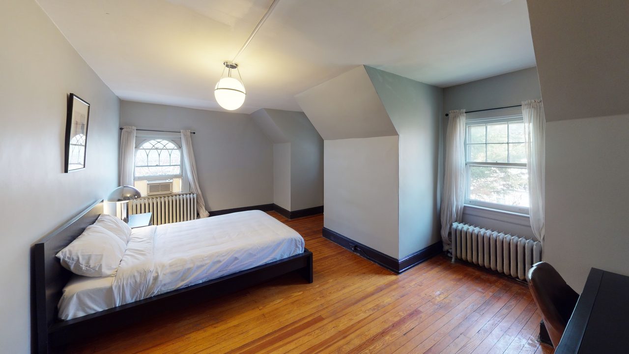  #115: Woodley Park - Queen Bedroom 3A  -  #115: Woodley Park  - Gallery -  1