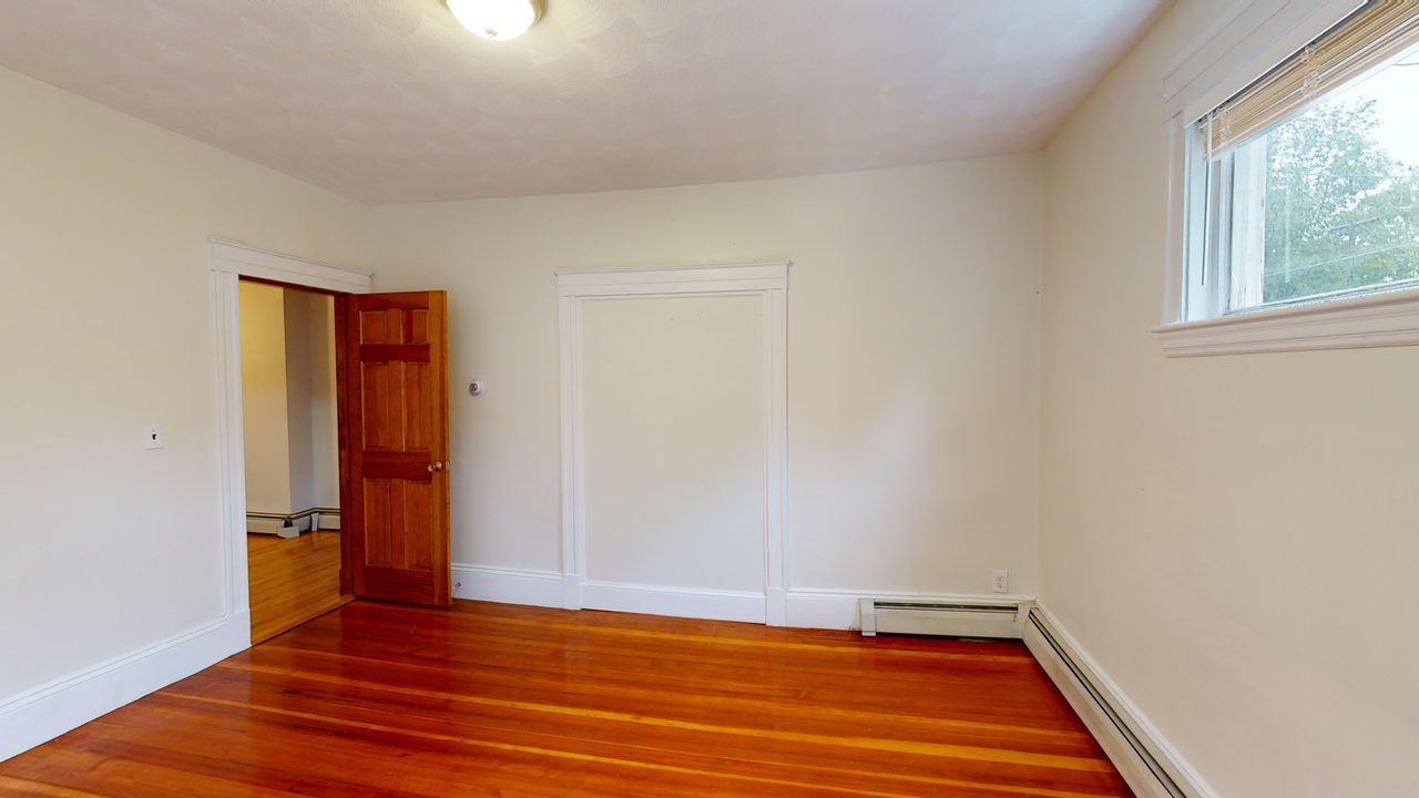 #1343: Somerville - Queen Bedroom D - 3