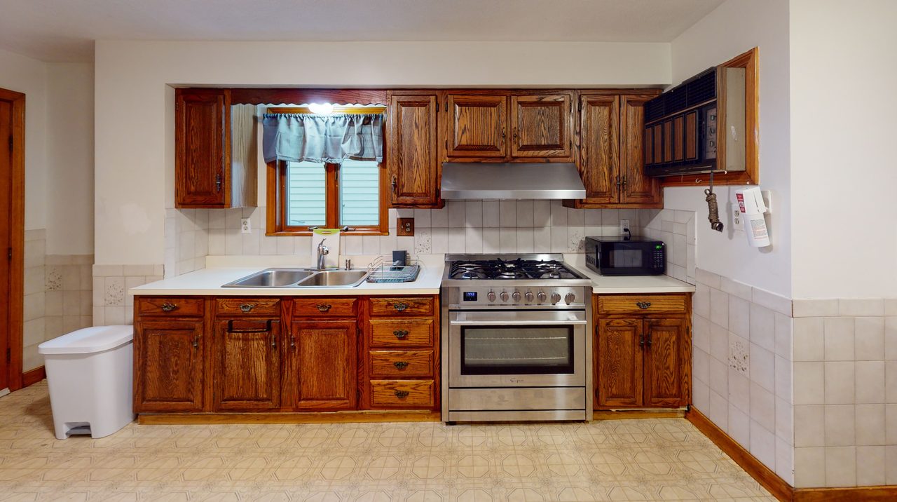 #1343: Somerville - Full Bedroom B - 10