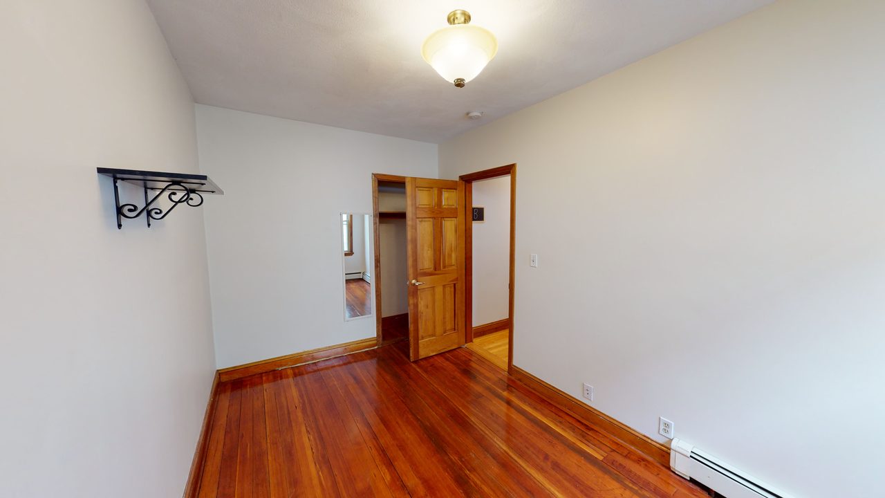 #1343: Somerville - Full Bedroom B - 9