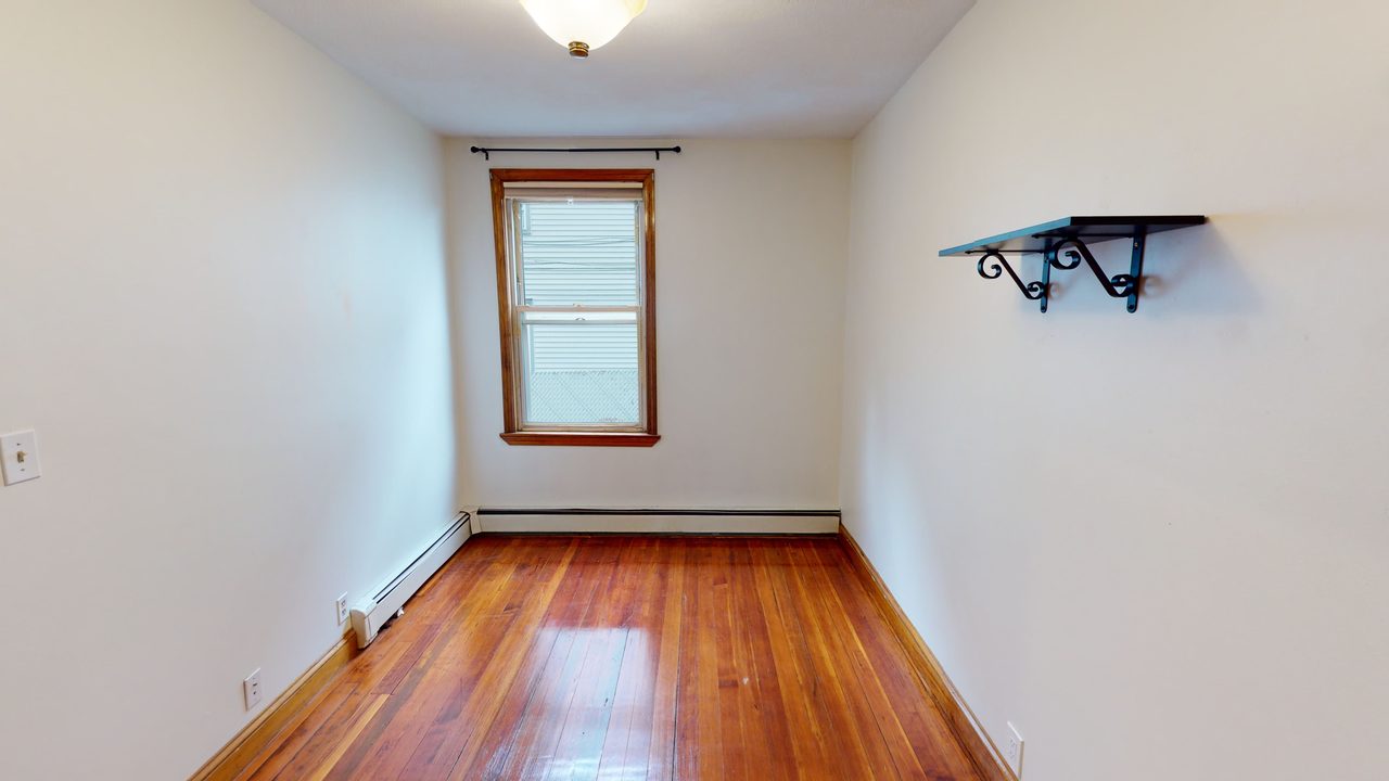 #1343: Somerville - Full Bedroom B - 8