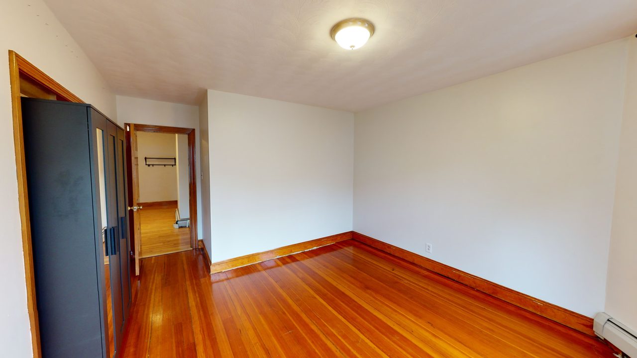 #1343: Somerville - Queen Bedroom C - 4