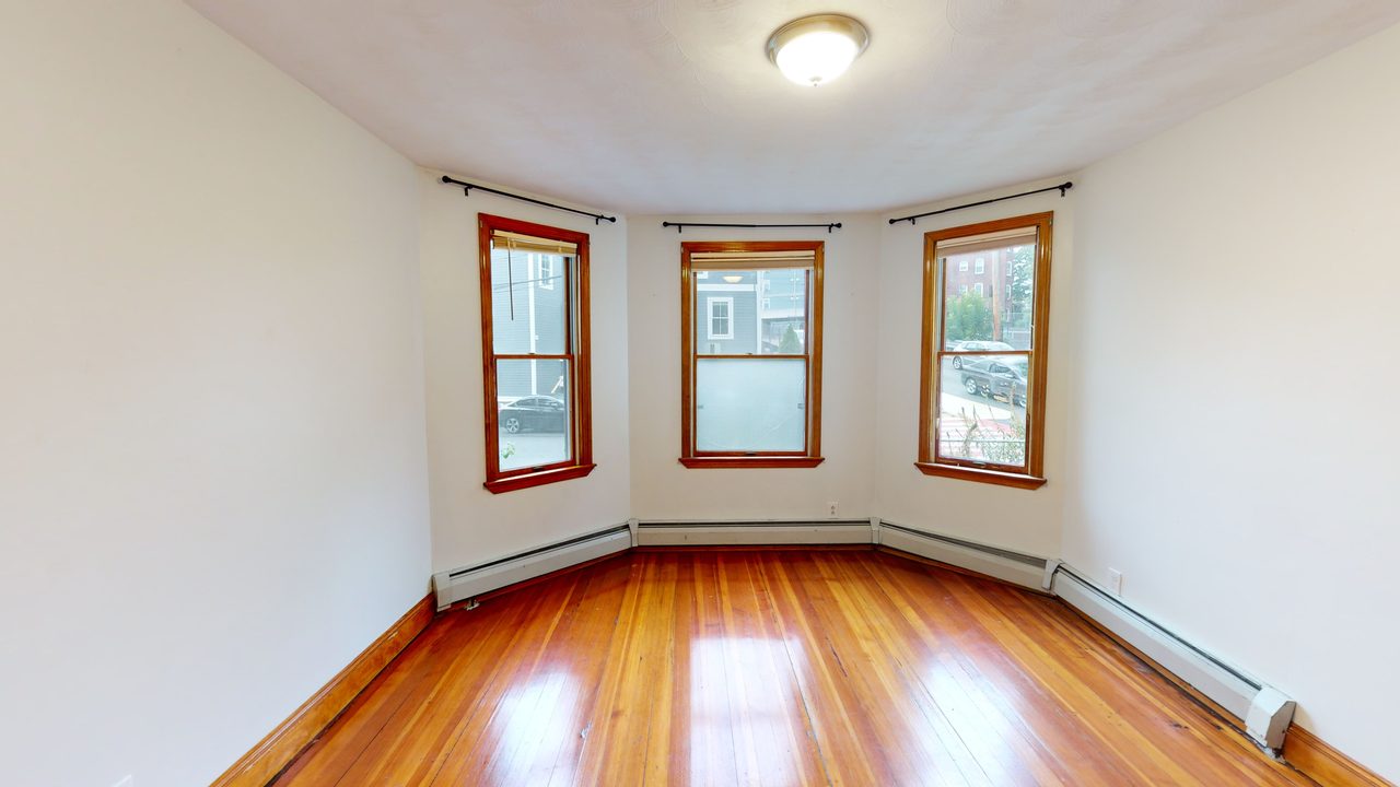 #1343: Somerville - Queen Bedroom C - 2
