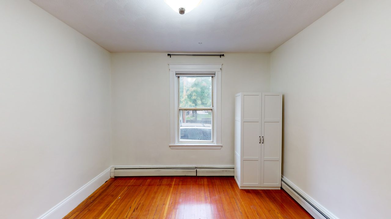 #1343: Somerville - Queen Bedroom E - 2