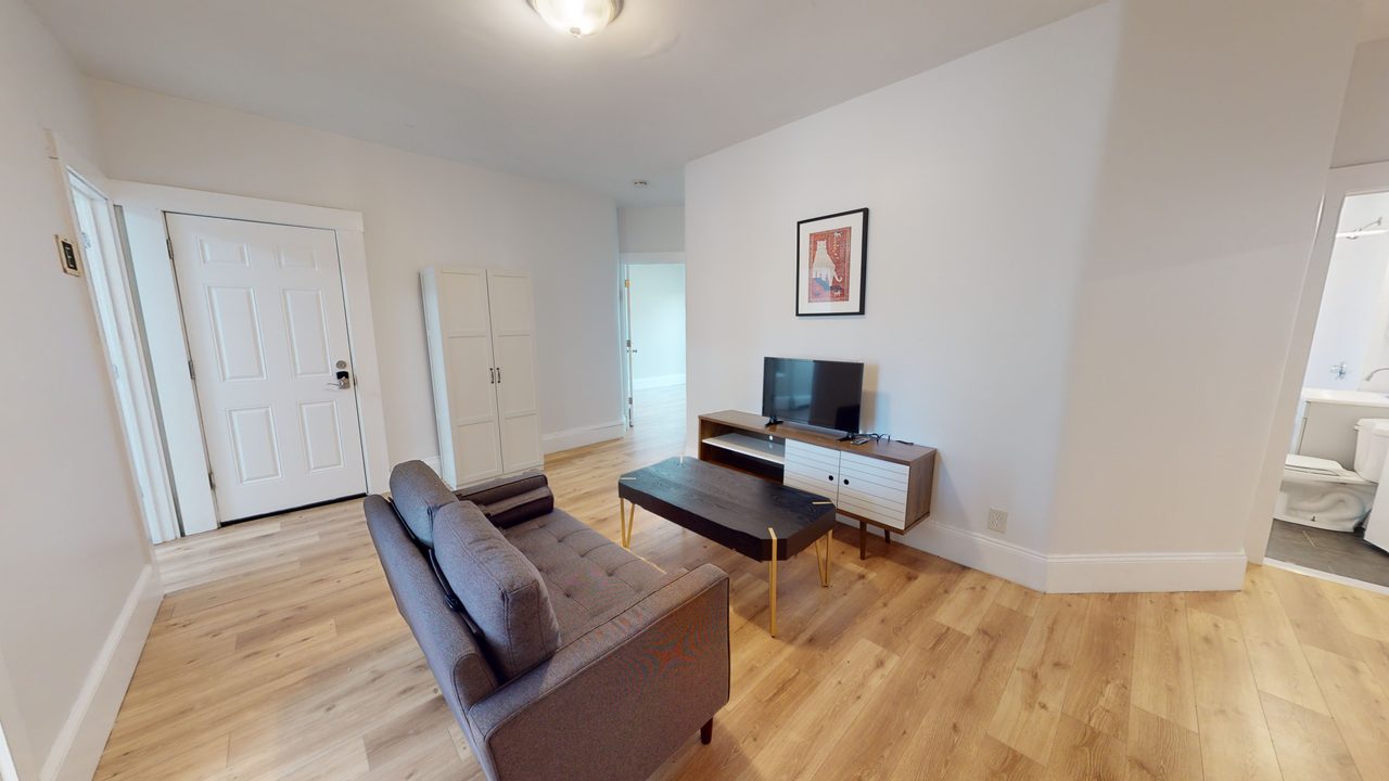 #1403: Brighton - Queen Bedroom B - 4