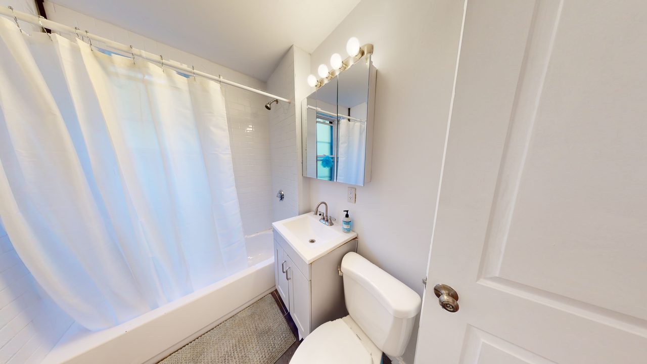 #1403: Brighton - Queen Bedroom B - 7