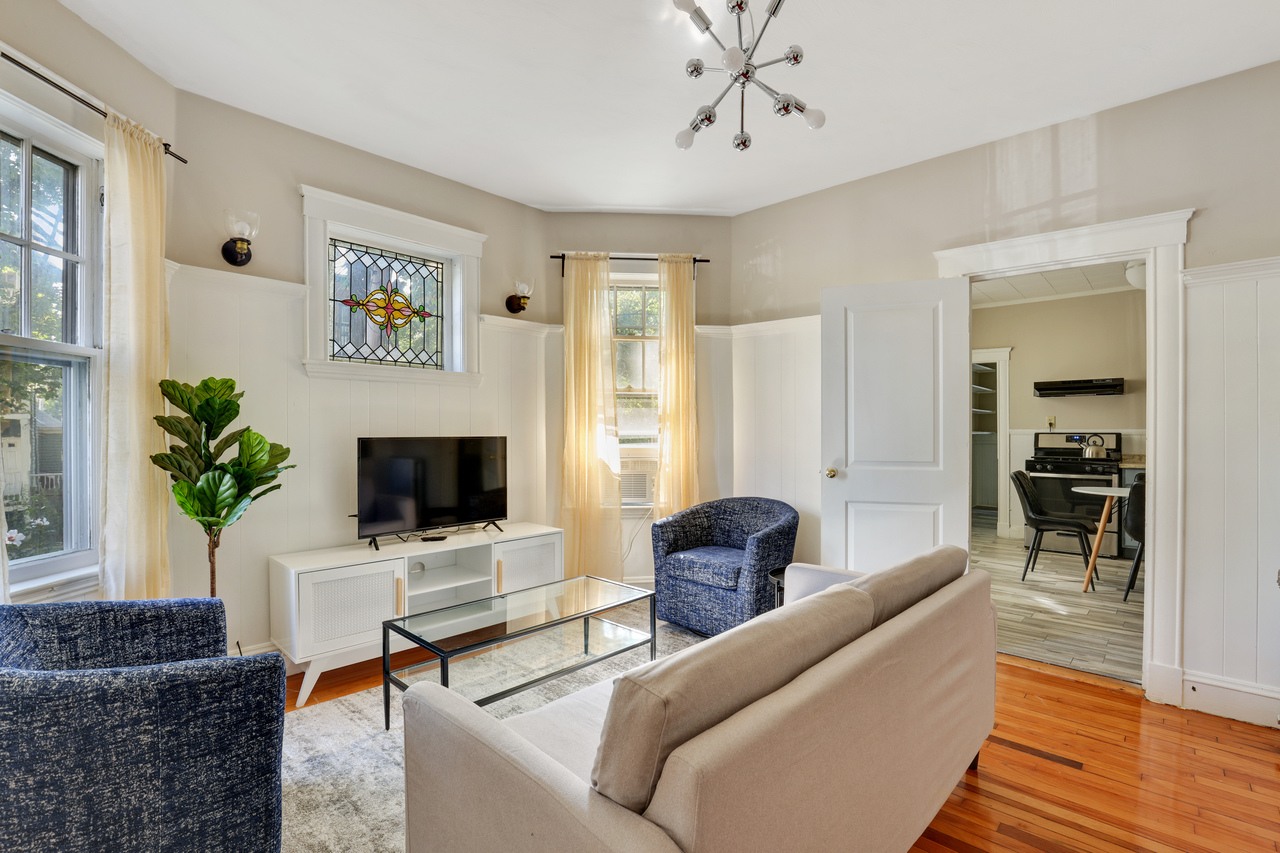 #567: Dorchester Center - Queen Bedroom C - 14