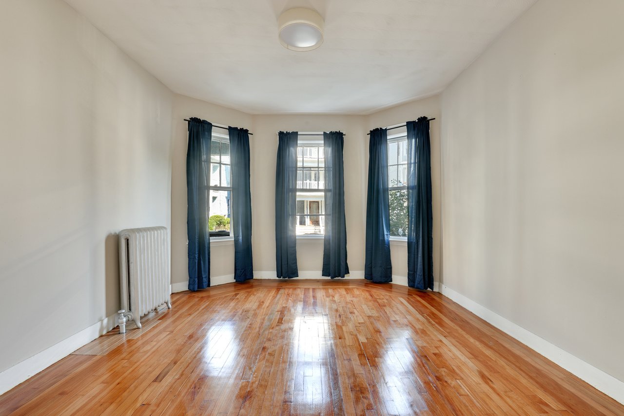 #567: Dorchester Center - Queen Bedroom C - 16