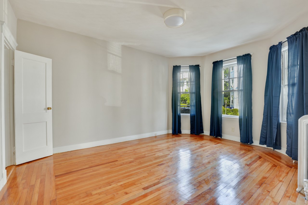 #567: Dorchester Center - Queen Bedroom C - 17