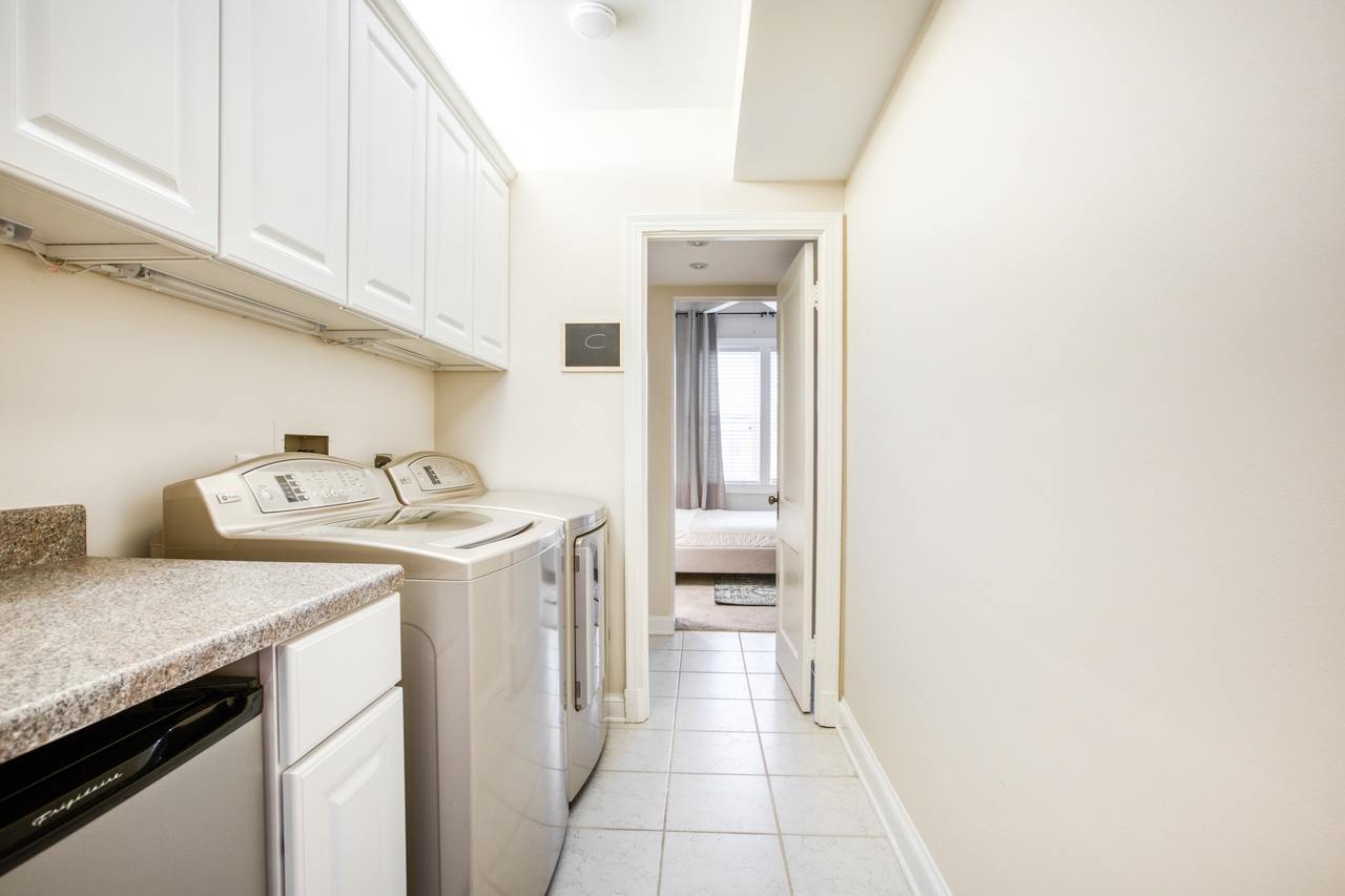  #271: Capitol Hill - Queen Bedroom A  -  #271: Capitol Hill  - Gallery -  8