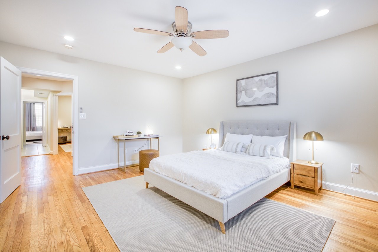  #271: Capitol Hill - Queen Bedroom A  -  #271: Capitol Hill  - Gallery -  3