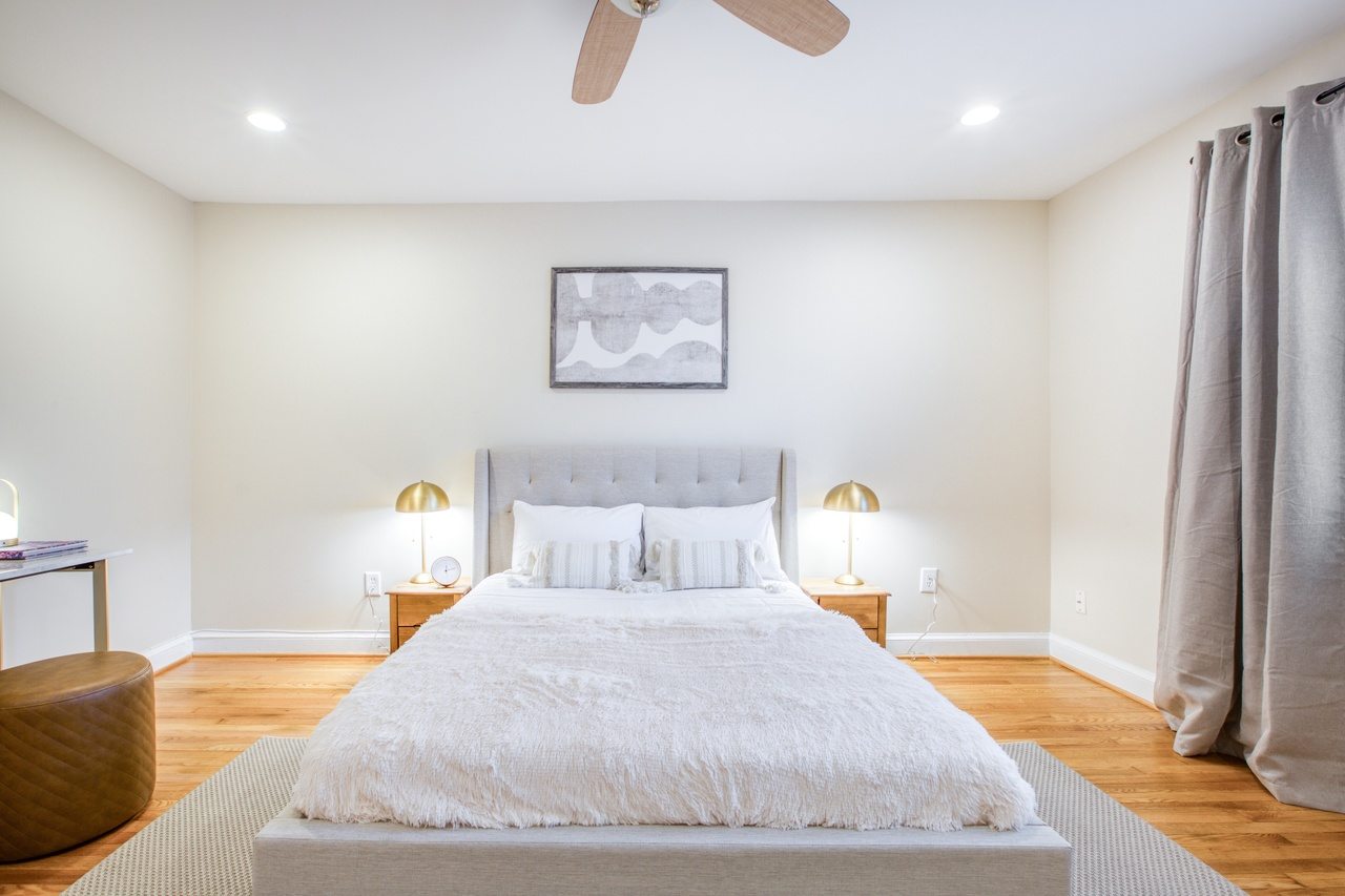  #271: Capitol Hill - Queen Bedroom A  -  #271: Capitol Hill  - Gallery -  2