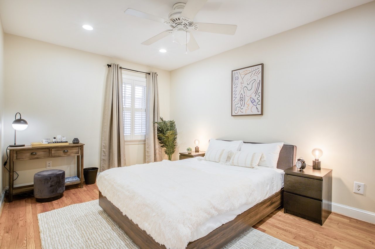  #271: Capitol Hill - Queen Bedroom B  -  #271: Capitol Hill  - Gallery -  9