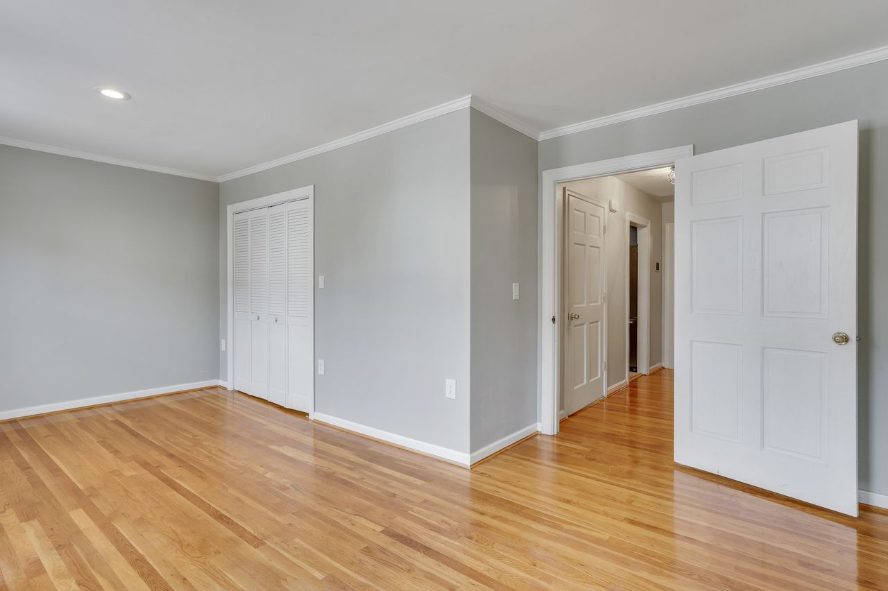  #526: Southwest Waterfront - Queen Bedroom 2D  -  #526: Southwest Waterfront  - Gallery -  3