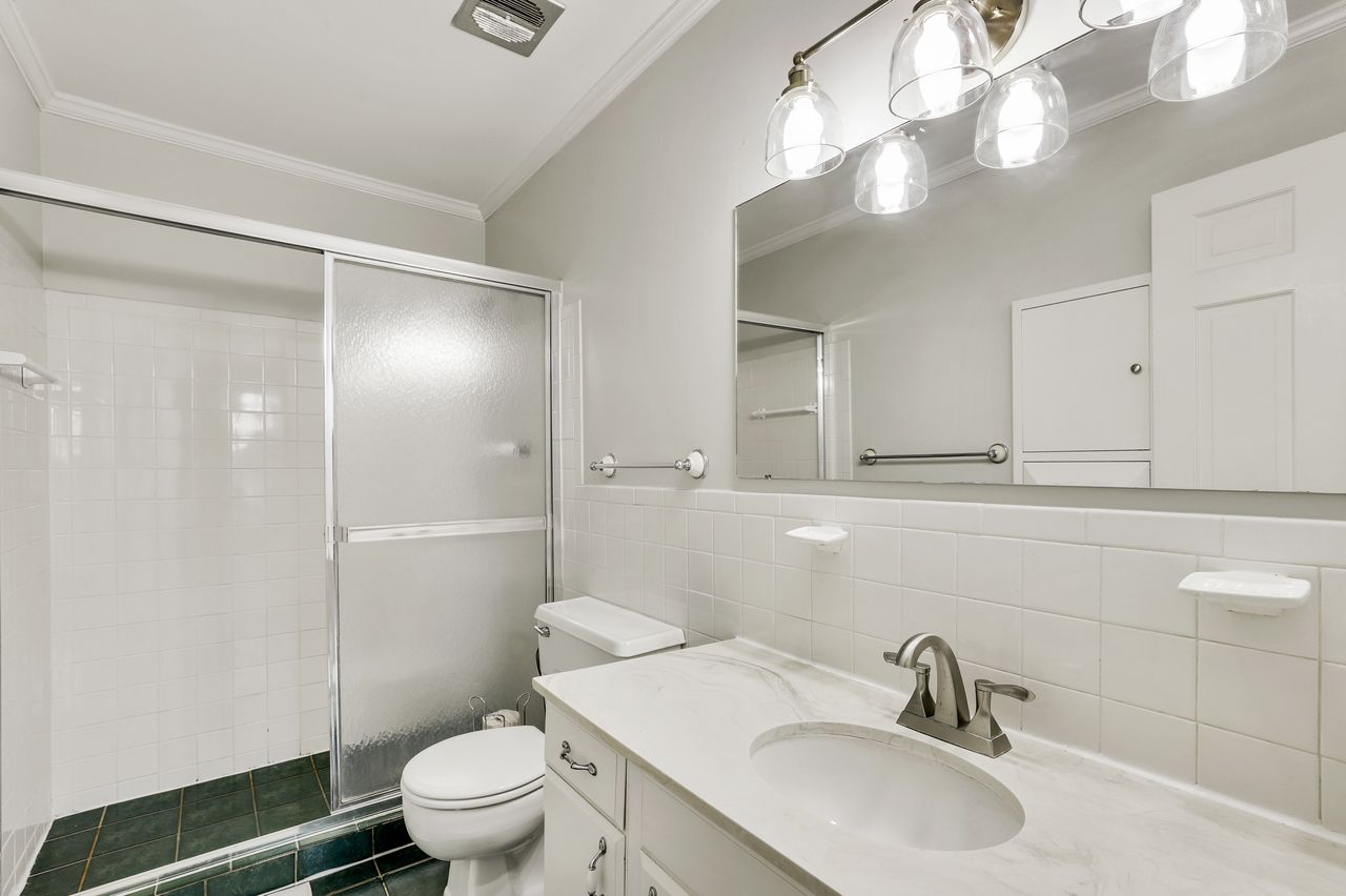  #526: Southwest Waterfront - Queen Bedroom 3G W/Private Bathroom  -  #526: Southwest Waterfront  - Gallery -  13